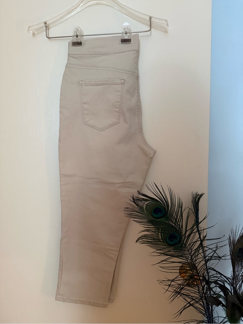 Bandolino Pull-on Crops